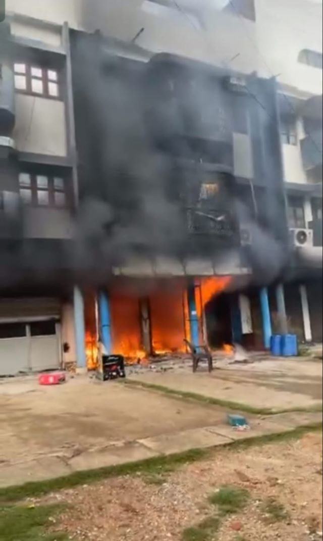 bokaro scooty show room fire.jpg